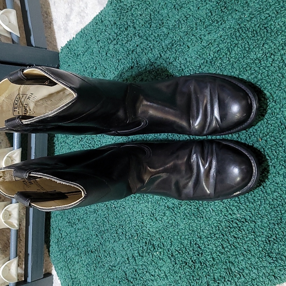(3082) Texas all American Made.  Mens Black Boot ,Size 9D,